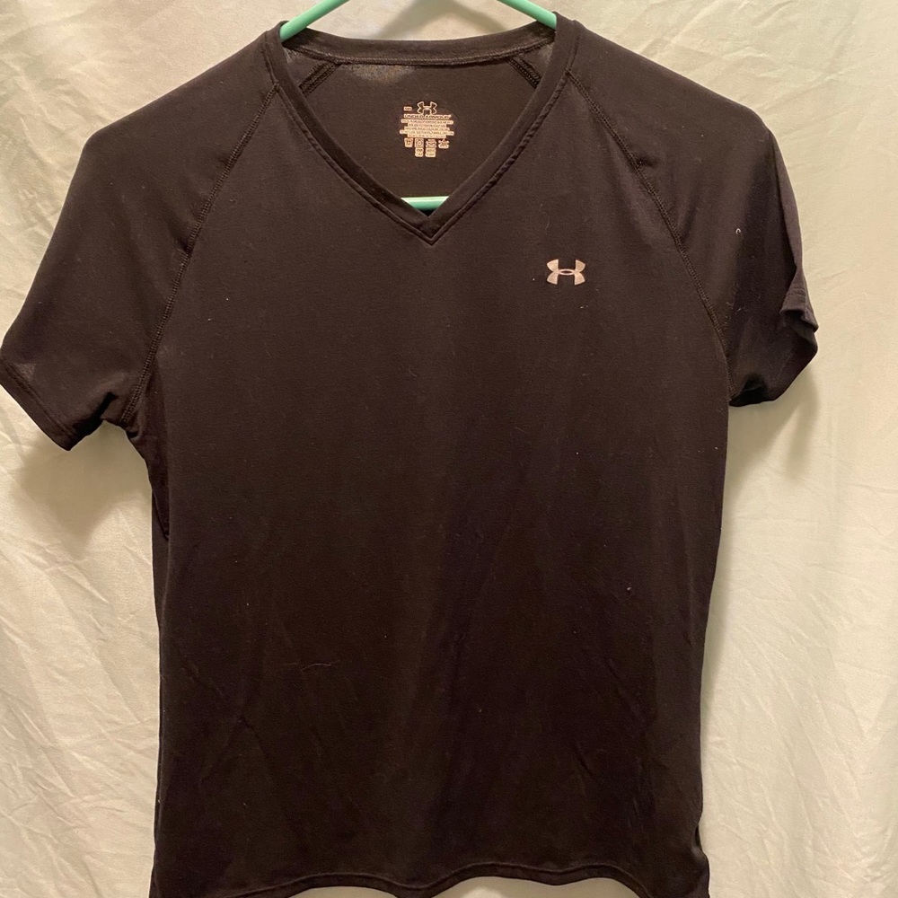 Under Armour v-neck t-shirt light weight